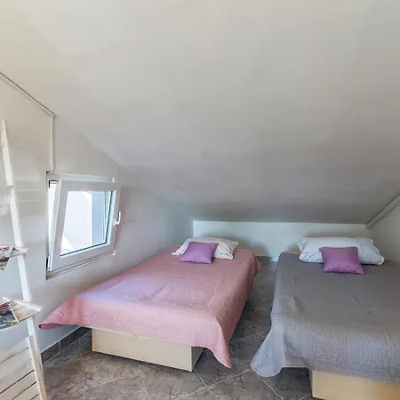 Amazing In With Kitchen Pula