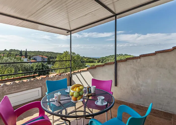 Amazing In With Kitchen Pula